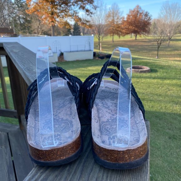 Muk Luks Terri Slide Sandals Black Suede Women 11 / 12 Strappy Flats  Slip On - Picture 4 of 14